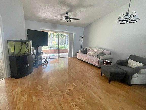 4th image of 13239 Laver Ln