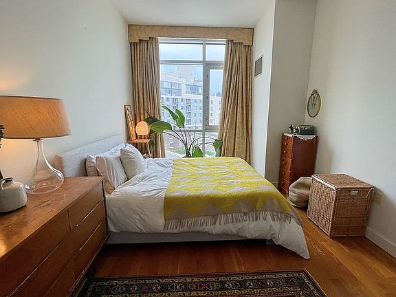 5th image of 11-24 31st Ave #4C