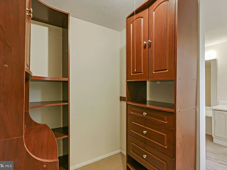 9404 Mirror Pond Dr — Photo 5