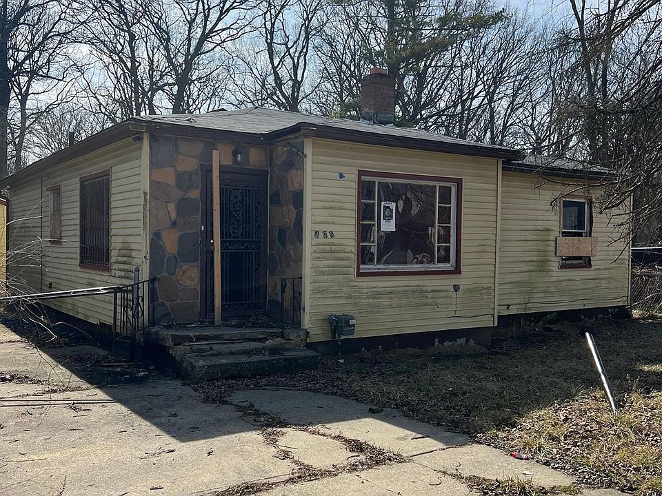 1st image of 305 W Stewart Ave