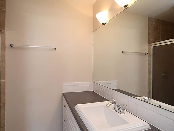 3rd image of 2608 SW Cameo Blvd