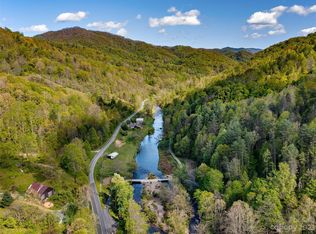 12 Featheredge Dr, Burnsville, NC 28714