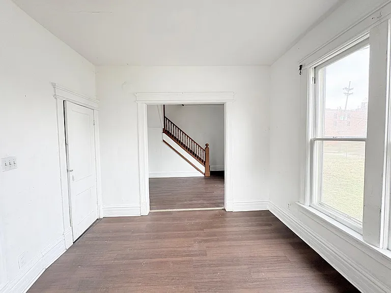 833 N Michigan St — Photo 13
