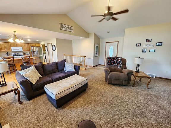 5th image of 360 Southridge Dr