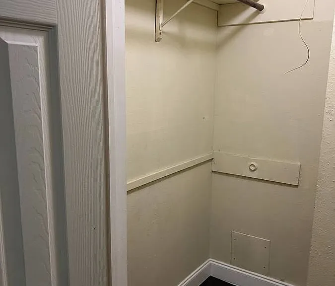 8306 Windy Creek Dr — Photo 3