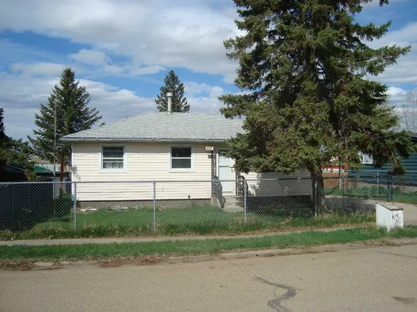 107 E 2nd Ave N, Sundre, AB T0M 1X0
