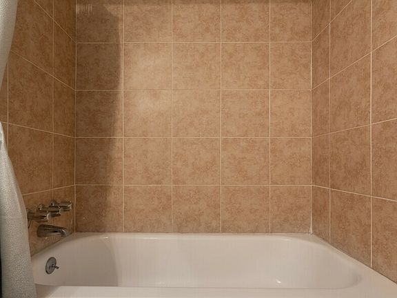 3rd image of 5930 Red Bluff Rd APT 506