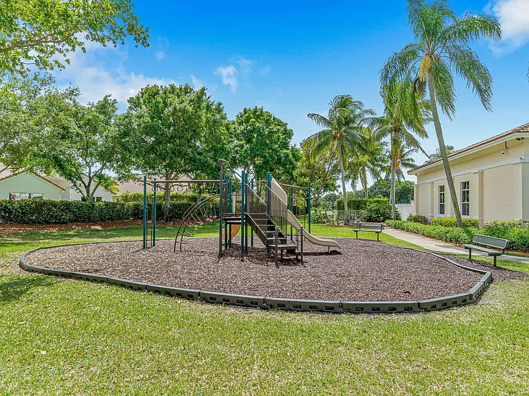 9911 Porta Leona Ln — Photo 38