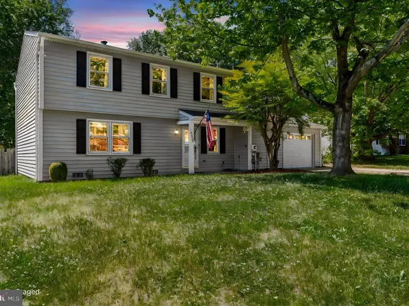 10755 Cedarwood Dr, Waldorf, MD 20601