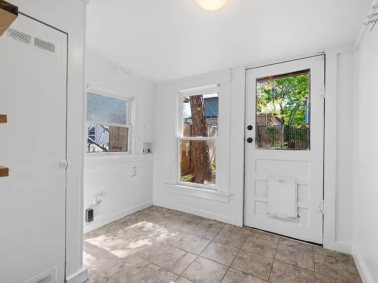 1715 College Ave — Photo 12