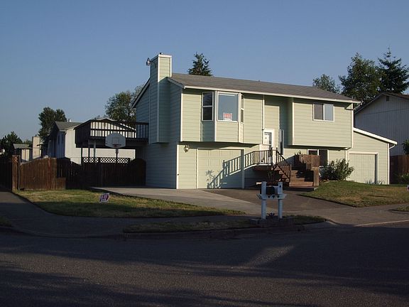 3rd image of 3535 53rd Ave NE
