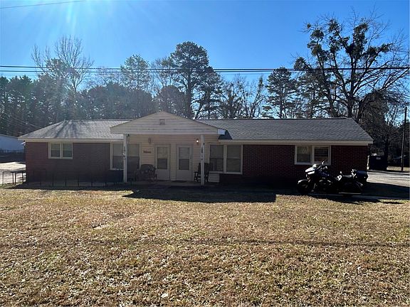 5th image of 104-110 White Pine Rd