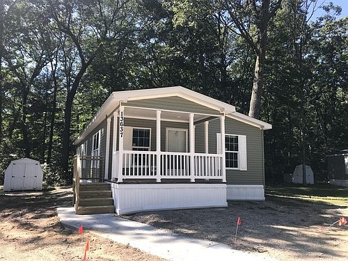 1st image of 13637 Clearwater Ln
