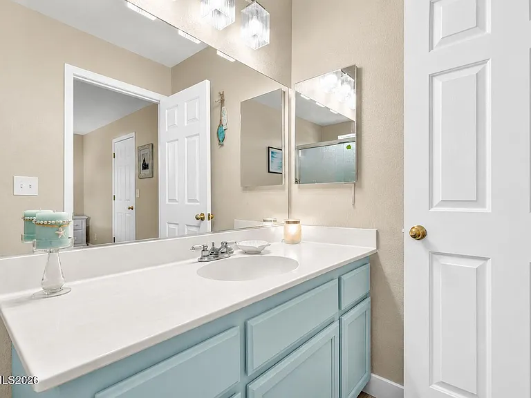 1331 Victoria Dr — Photo 32