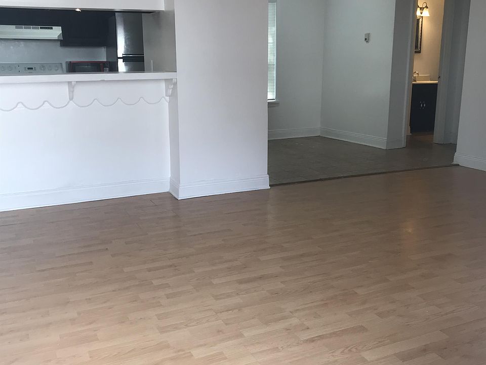 1st image of 520 E Lagrange St #4