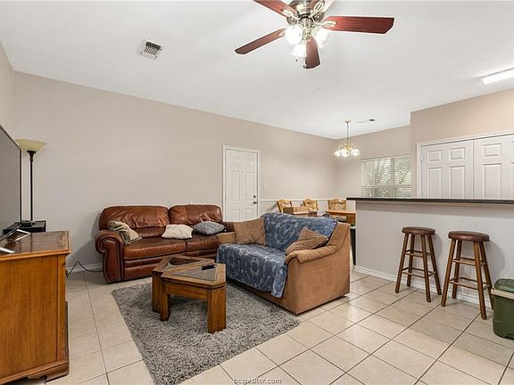 3rd image of 626 Holleman Dr