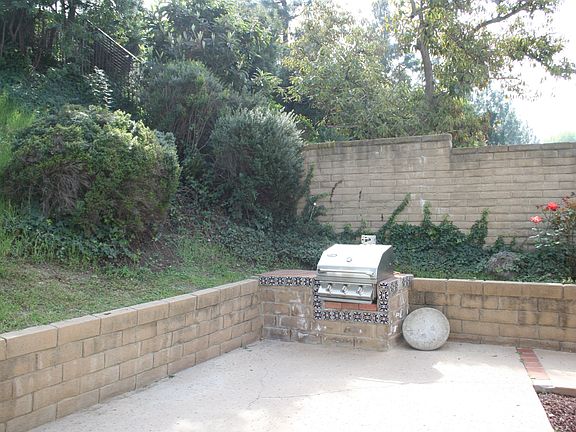 4th image of 500 Camaritas Dr