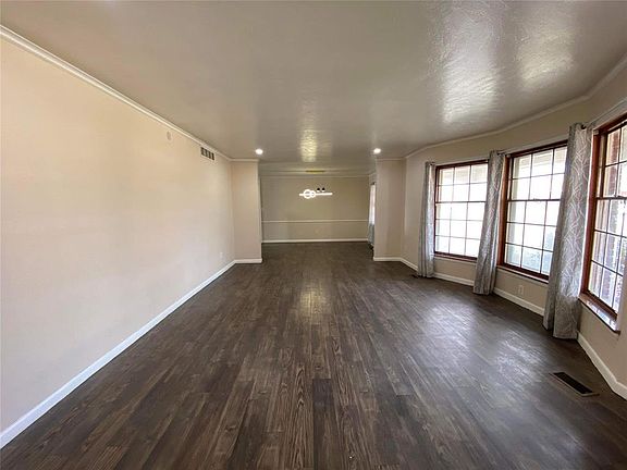 2nd image of 808 SW 37th St
