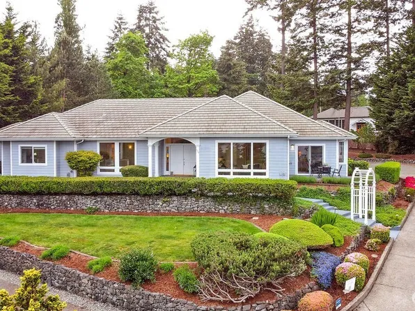 654 9th Court, Fox Island, WA 98333