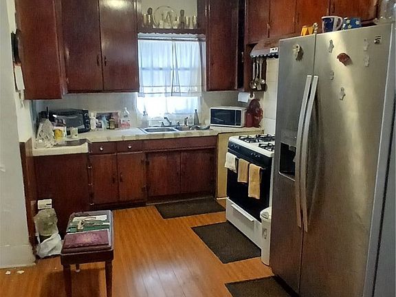 5th image of 4134 Guardia Ave