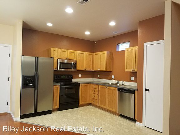 5th image of 4308 Edgewater Blvd NE