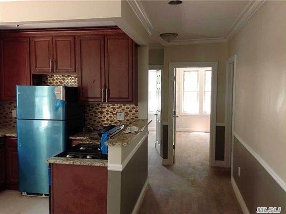 4th image of 2648 93rd St