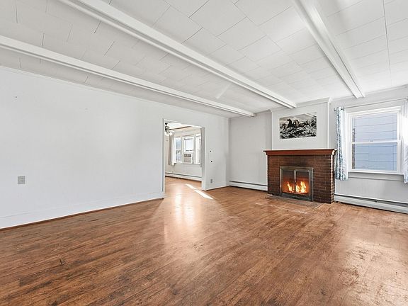 4th image of 611 S Cowen St