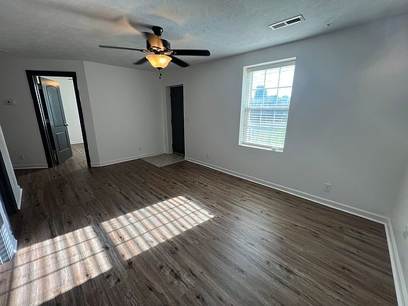 5th image of 104 Williams St #A