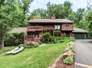 38W078 Hawkins Ln, Saint Charles, IL 60175