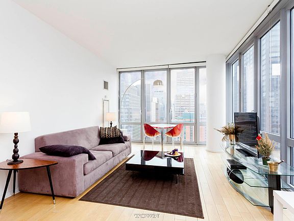 3rd image of 310 W 52nd St APT 40A