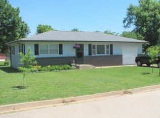 445 W Plumb St, Aurora, MO 65605