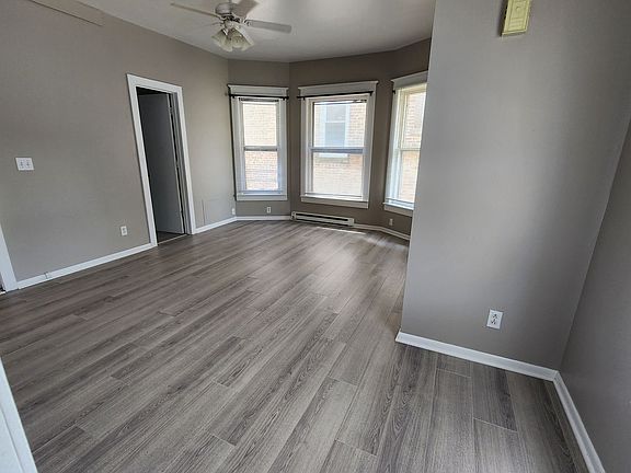 4th image of 113 N Center St Unit 4