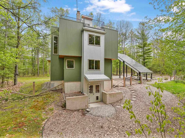 145 Fisher Rd, Traverse City, MI 49685