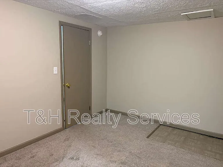 3368 Clover Dr — Photo 10