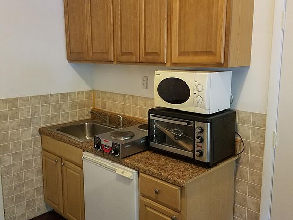 4th image of 324 S 43rd St #1F
