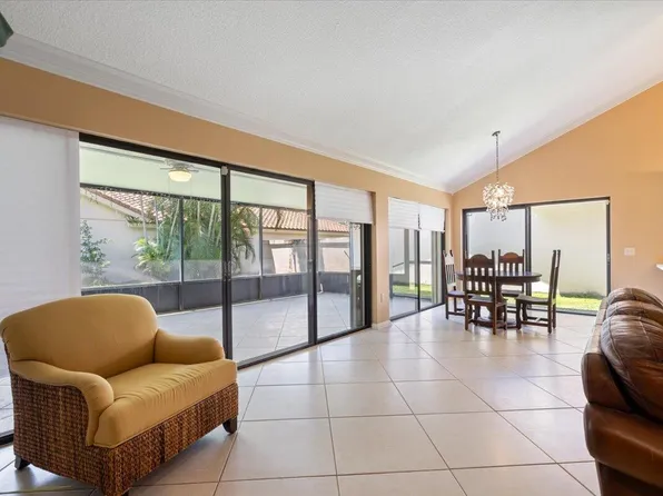 2646 Mohawk Circle, West Palm Beach, FL 33409