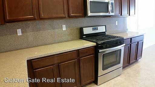 3rd image of 496 Sawyer Dr