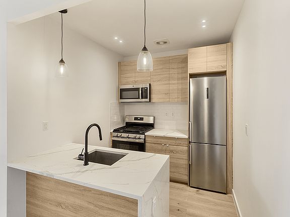 2nd image of 750 Macdonough St APT 5