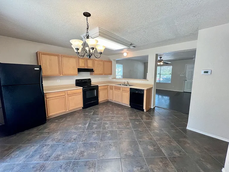 110 Jetlyn Dr — Photo 11