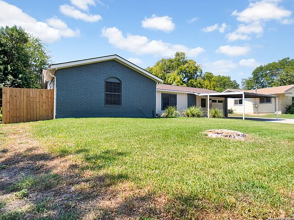 2nd image of 7427 Castle Trail Dr.