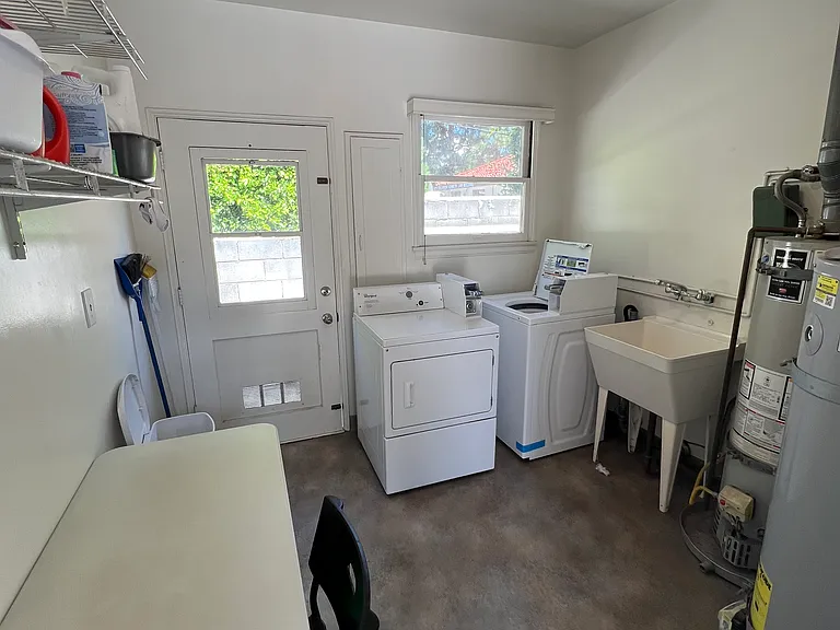 4015 Jackson Ave — Photo 13