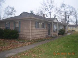 111 1/2 Bradley St, Dowagiac, MI 49047