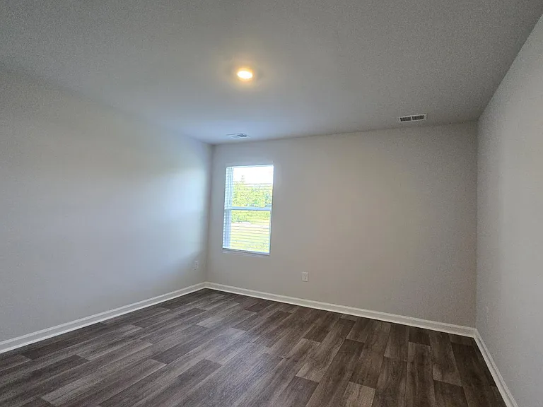 598 Cambria Dr — Photo 7
