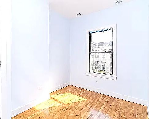 3rd image of 247 Wilson Ave #2K