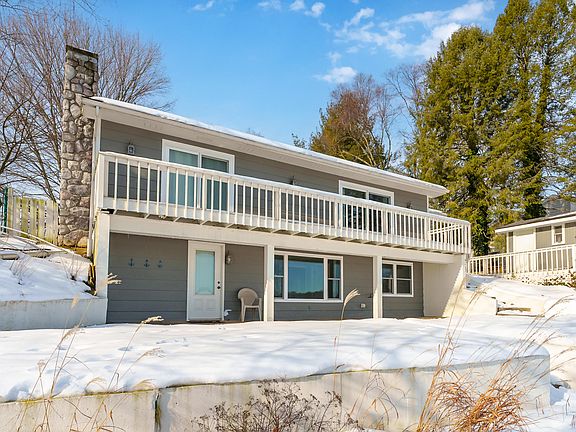 4th image of 460 W Crooked Lake Dr
