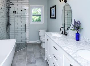 14115 W Crest View Dr, New Berlin, WI 53151