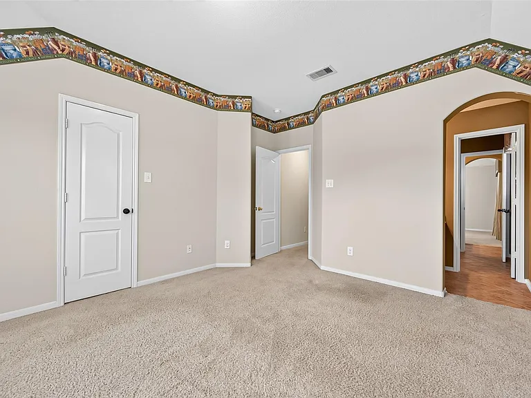 9735 Lansing Meadows Dr — Photo 39
