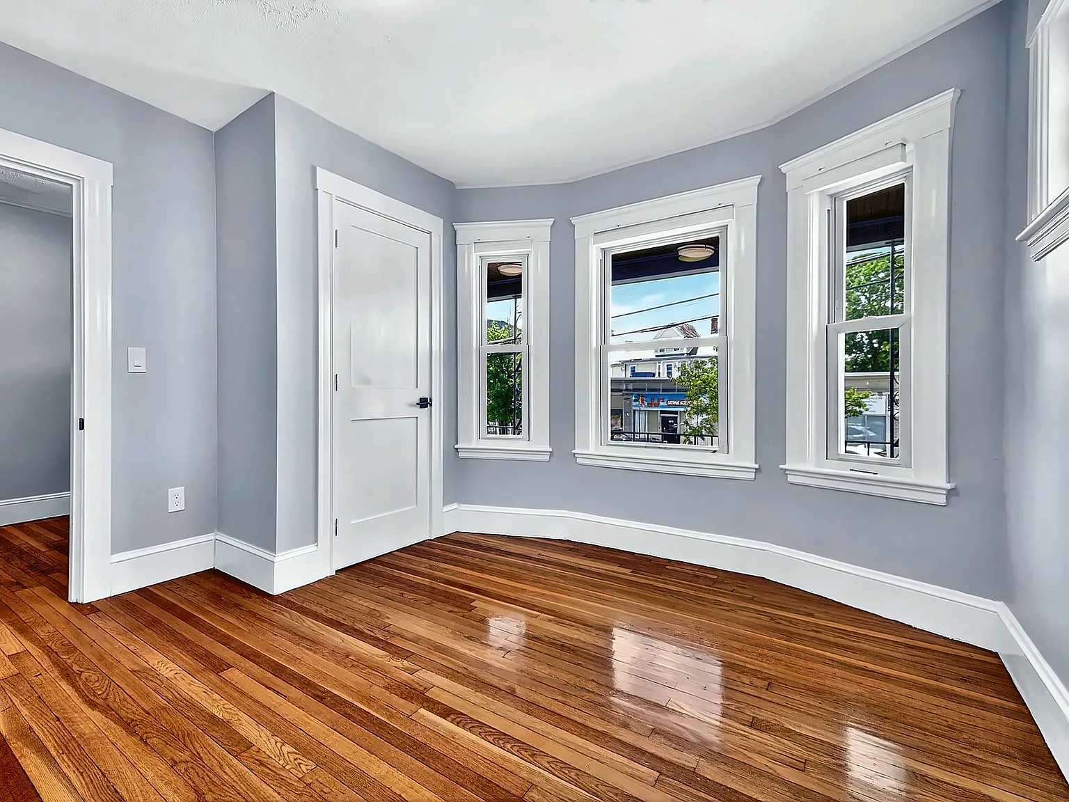 3 bed, $3,900 — Photo 3