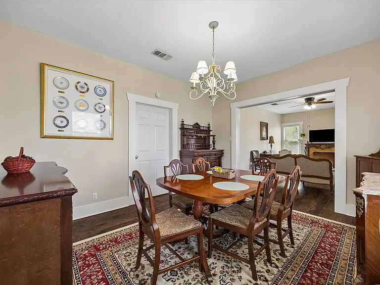 842 E Guenther St #2 — Photo 4