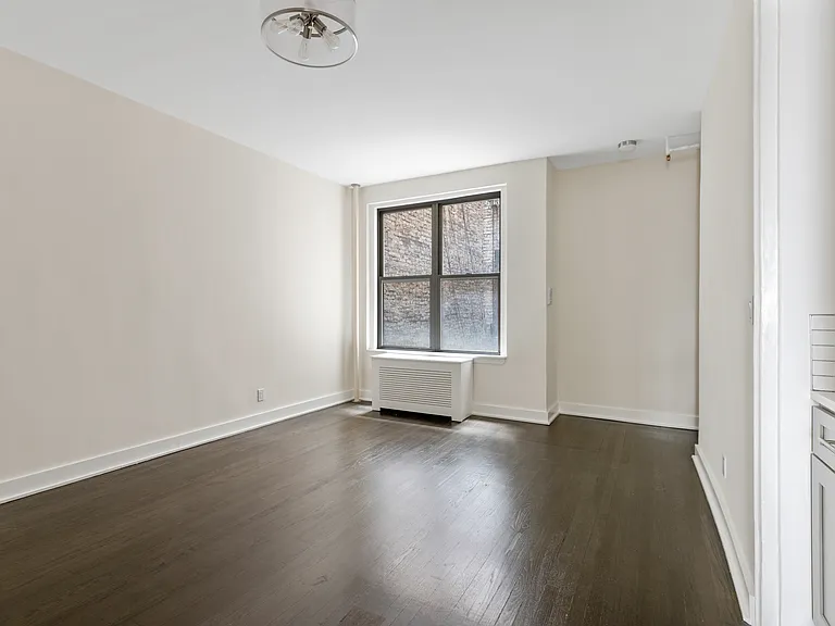 245 W 72nd St #4D — Photo 3